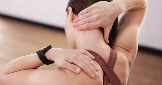 Can a Chiropractor Help With Shoulder Pain? Here's What You Should Know